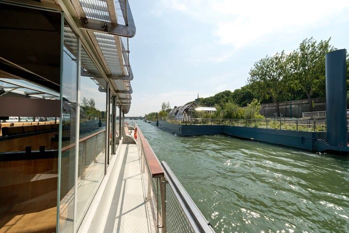 Seine River Cruise flexible ticket with Audio in Paris - 1 Hour
