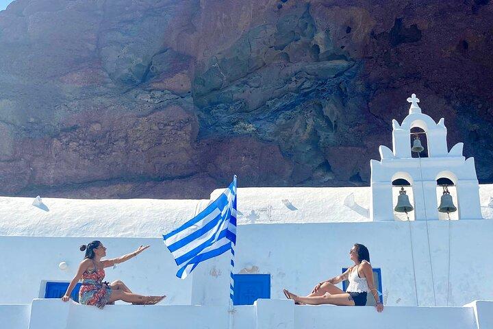 Santorini Private Highlight Tour with Local Guide