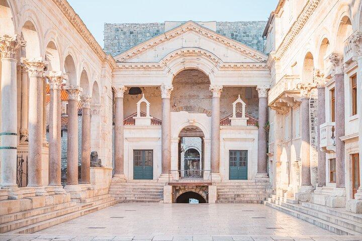 Private transfer from Venice to Split with 2h Sightseeing Stop