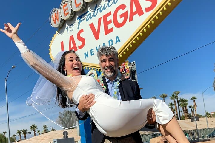 Get Married at the Fabulous Las Vegas Sign + Photos