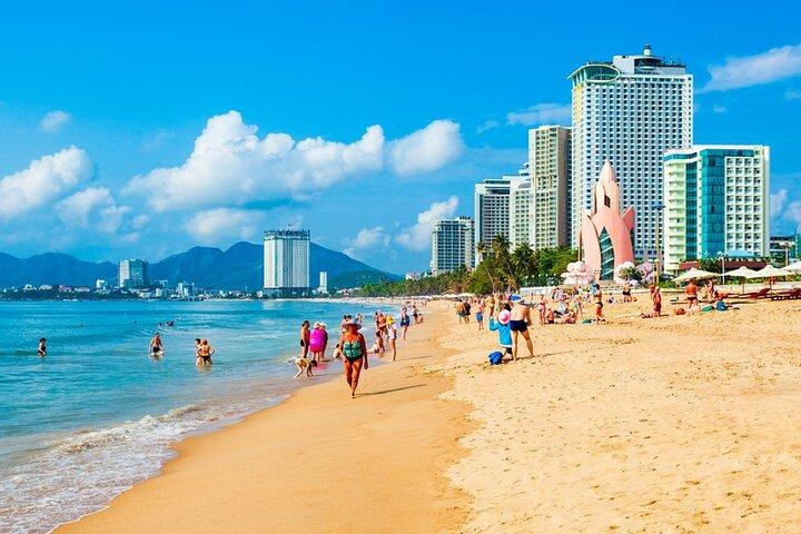 Mun Island Snorkeling & Coral Reef Tour in Nha Trang with BBQ