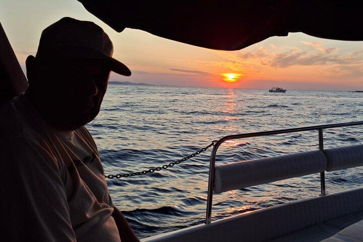Zadar Sunset Tour by Boat with Wine and Snacks
