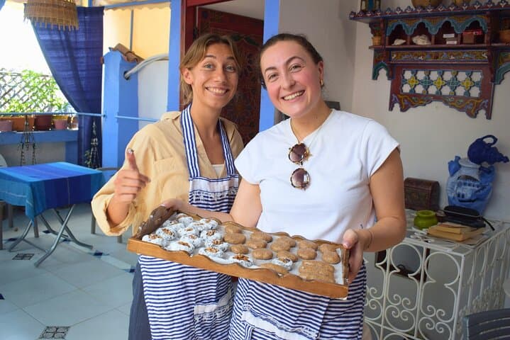 Hands-On Moroccan Pastry Workshop with Local Family