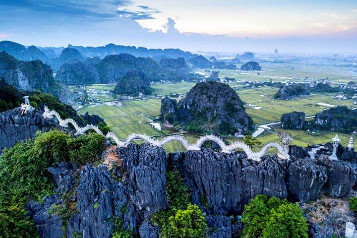 Ninh Binh one day - Hoa Lu, Trang An, Mua Cave (Limousine car)