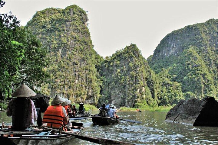 Ninh Binh one day - Hoa Lu, Trang An, Mua Cave (Limousine car)