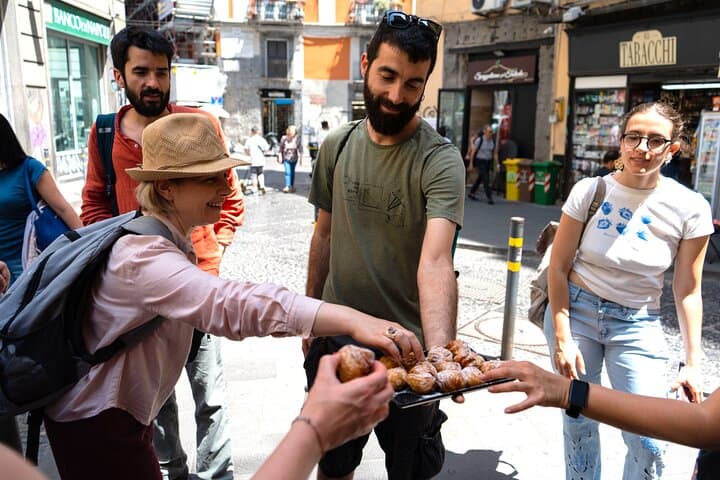 Street food in Naples with 6 Stops and Limoncello
