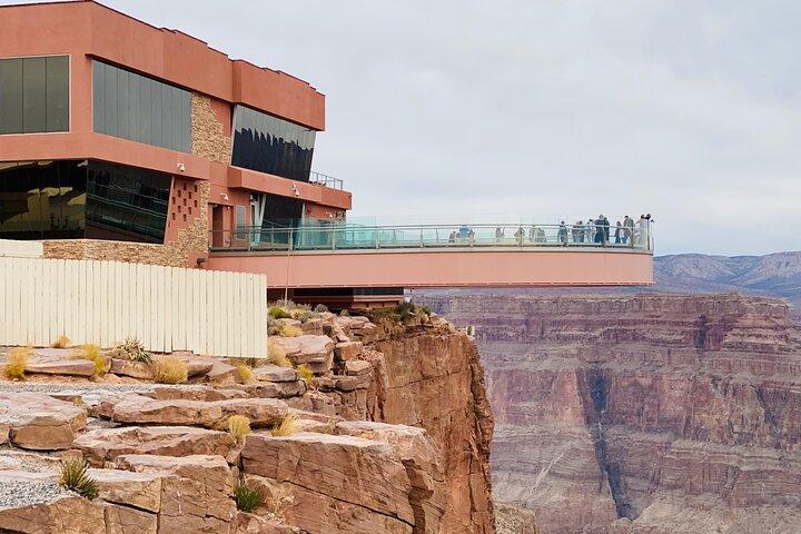 Grand Canyon and Hoover Dam Tour in Spanish - Las Vegas