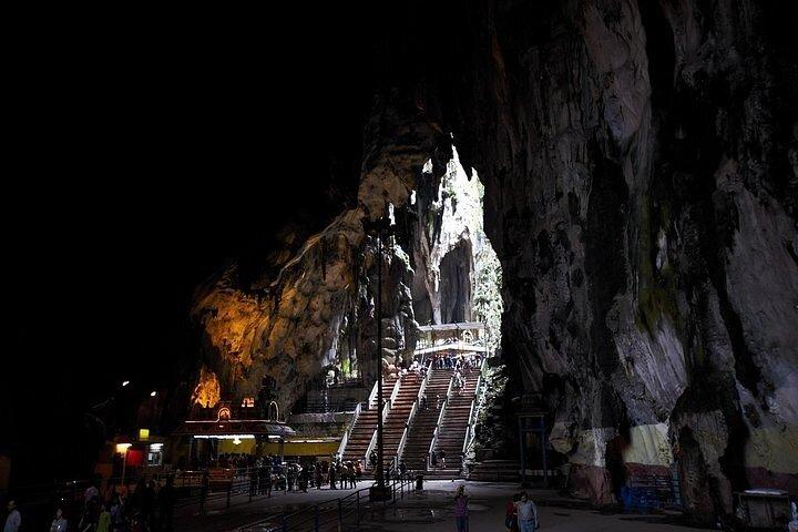 Sacred Half Day Batu Caves Temple and Batik Tour, Kuala Lumpur