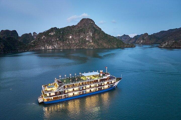 Top-Rated 5-Star Cruise Halong, Lan Ha Bay – 2D1N Tour from Hanoi