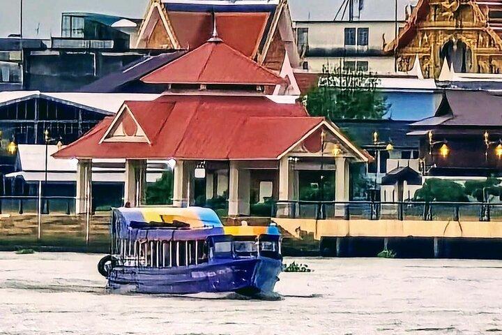 Unique and Scenic Slow Boat Tour from Ayutthaya to Bangkok 4.5 Hr