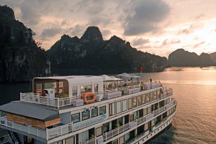 Arcady Boutique Cruise: 2-Day Ha Long Bay Journey from Hanoi