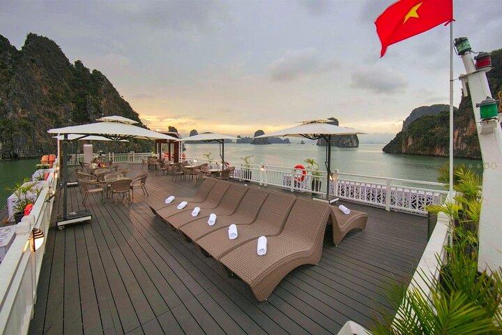 Arcady Boutique Cruise: 2-Day Ha Long Bay Journey from Hanoi