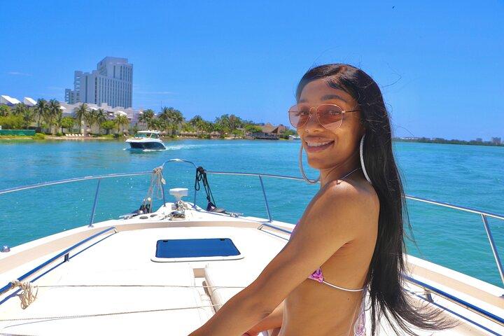 Cruise in Style on our 48 Foot Yacht in Cancun for 15 People