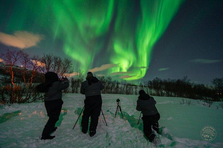 Minibus Northern Lights Chase with Photography from Tromsø
