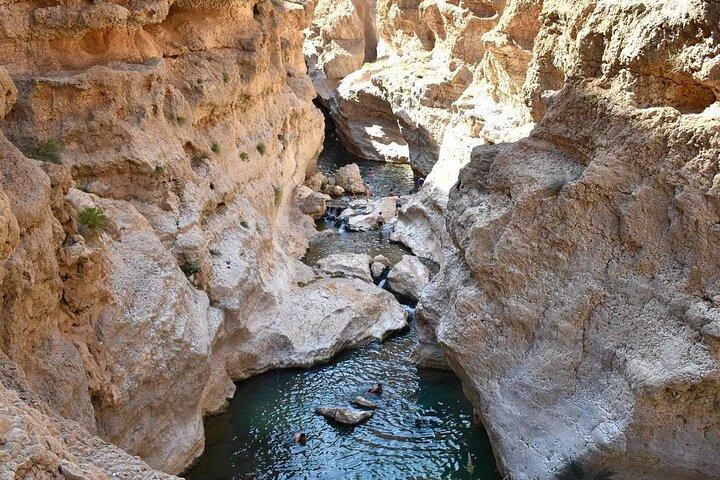 Private Wadi Shab and Bimmah Sinkhole Full-Day Adventure