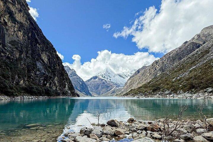 Laguna Parón : the turquoise mirror of the Cordillera Blanca