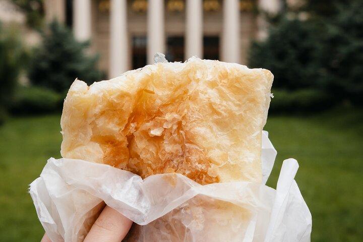 Local Food and History Tour of Bucharest with Local Foodie