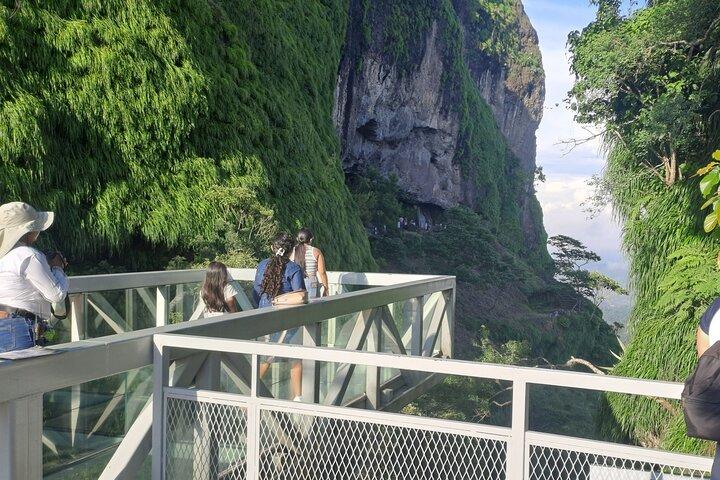 The Devil's Gate Hike & Local Food Tasting (Private Tour)