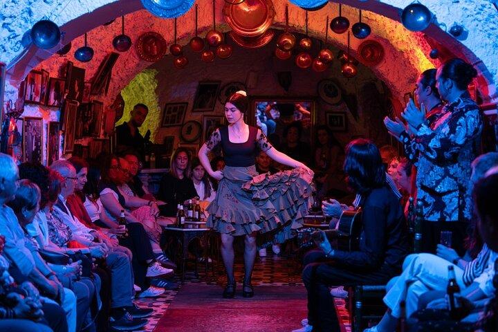 Flamenco show at Cueva Los Amayas, in Sacromonte