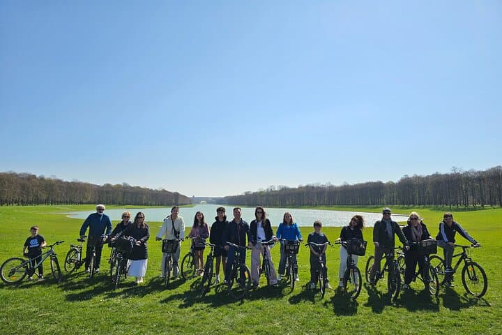 Versailles Gardens Fountains Hamlet Small Group Guided Tour