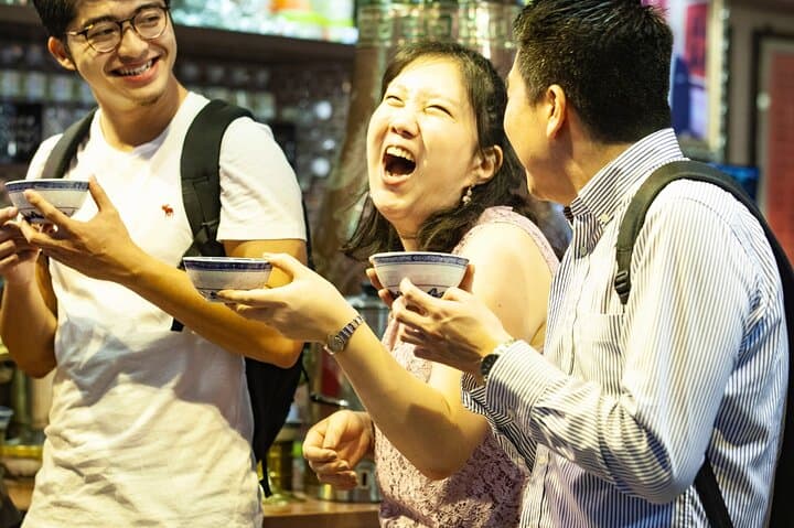 Hong Kong Private & Personalized Street Food Tour with a Local