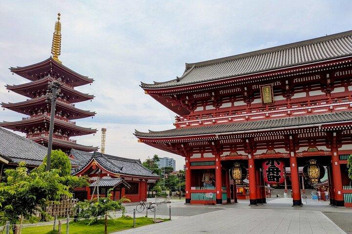 Tokyo Early Morning Walking Tour (It`s a new tour!)