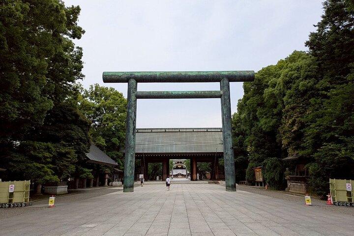 Tokyo Early Morning Walking Tour (It`s a new tour!)