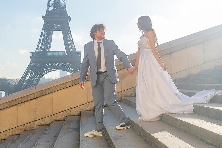Private Guided Photoshoot at the Eiffel Tower in Paris