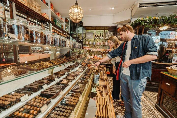 Paris Pastry Tour - Croissants, Macarons & Iconic French Desserts