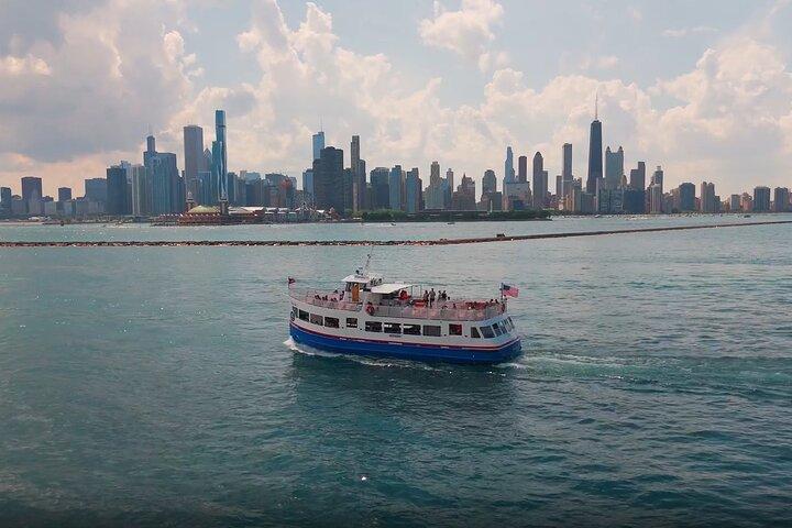 Lake Michigan Skyline Cruise in Chicago