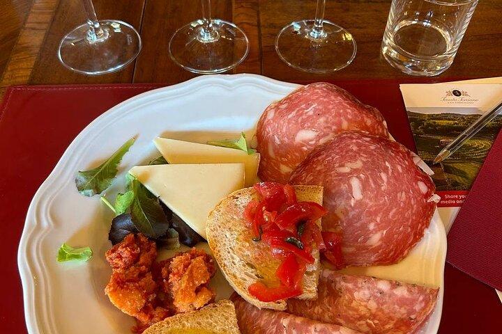 From Florence: Small-Group Tuscany Vespa Tour with Lunch & Wine