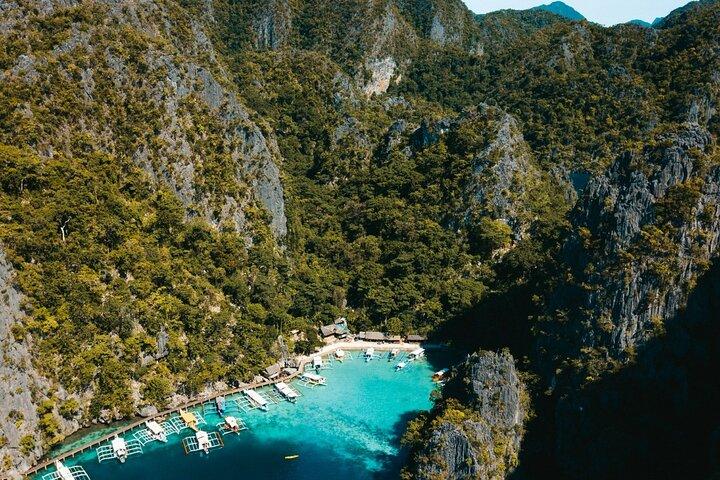 Coron Pukaway Cave & Twin Lagoon Private Tour with beach lunch