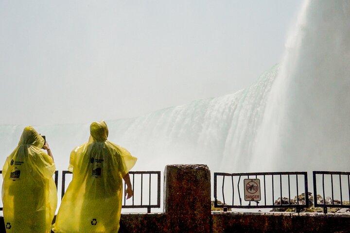 Best of Niagara Falls Canada Premium Tour: Behind Falls and Boat