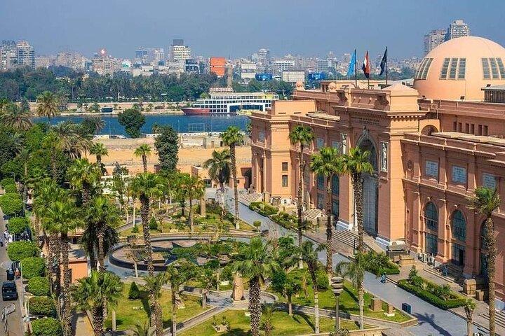 Cairo Day Tour from Sharm El Sheikh by Bus – Pyramids & Museum