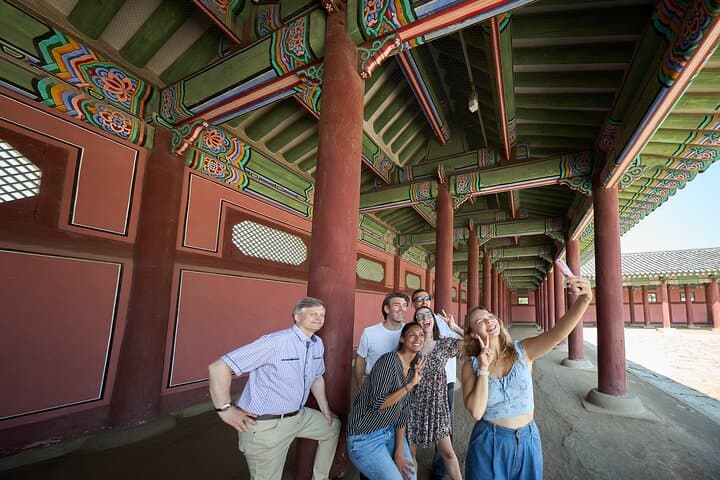 Seoul Royal Palace,Bukchon Hanok Village & Gwangjang Market Feast