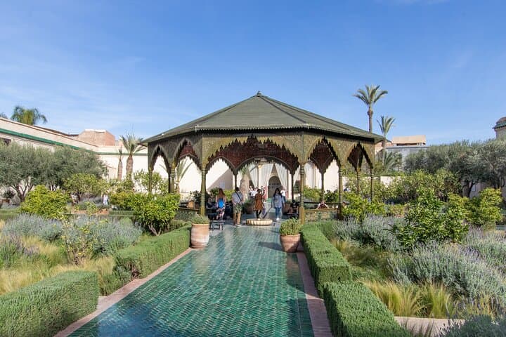 Marrakech: Ben Youssef Madrasa, Jardin Secret & Souks Guided Tour