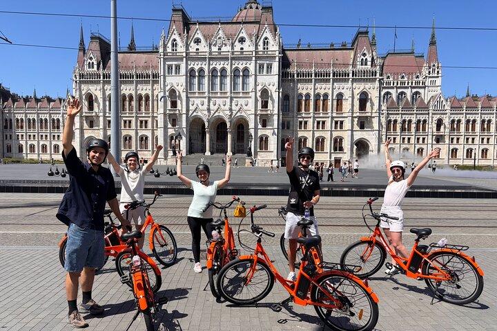 Historical Bike Tour of Budapest 2.5 Hours with Local Guide