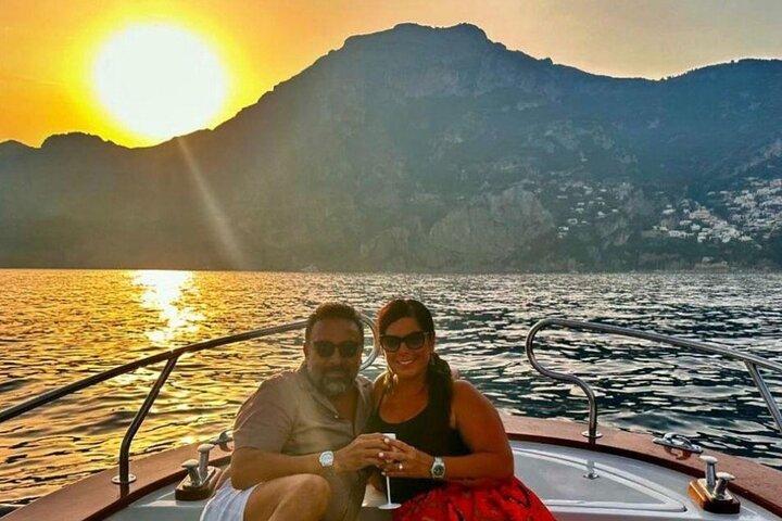 From Amalfi or Positano: Sunset Cruise with Prosecco