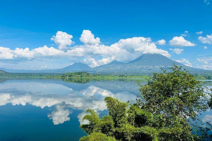 Day Trip to Rwanda's Twin Lakes: Nature Hike & Scenic Boat Cruise