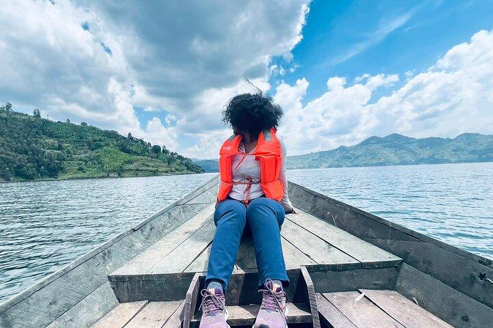 Day Trip to Rwanda's Twin Lakes: Nature Hike & Scenic Boat Cruise