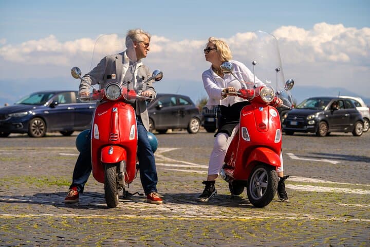 Rome: Private Vespa Tour and Professional Photoshoot