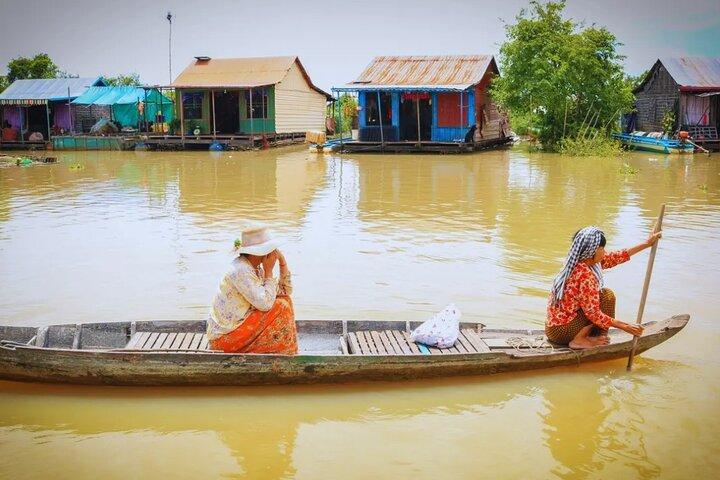 Angkor Silk Farm and Mechrey Floating Village Tour
