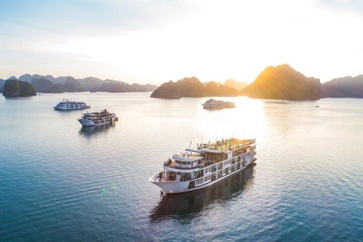 Halong Bay 2D1N 5-Star Cruise–Transfer, Food & Island Adventures