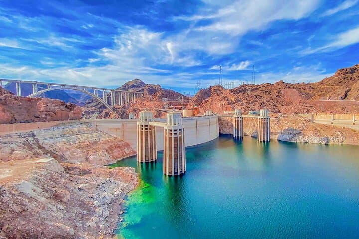 Small Group Hoover Dam, 7 Magic Mountain Half Day Express Tour