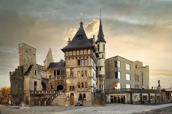 Private Transfer from Amsterdam to Brussels 2h stop Antwerp