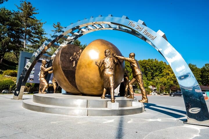 Ultimate 2-Day Korea Escapade (DMZ Tour + Seoul City Sightseeing)