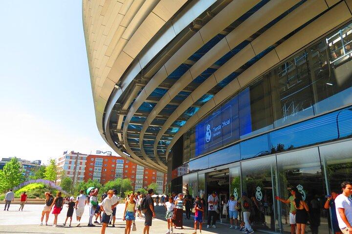 Bernabéu Stadium Small Group Guided Tour with Museum Entry