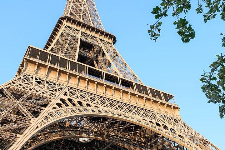 Paris Highlights aboard a Vintage Open Top French Car