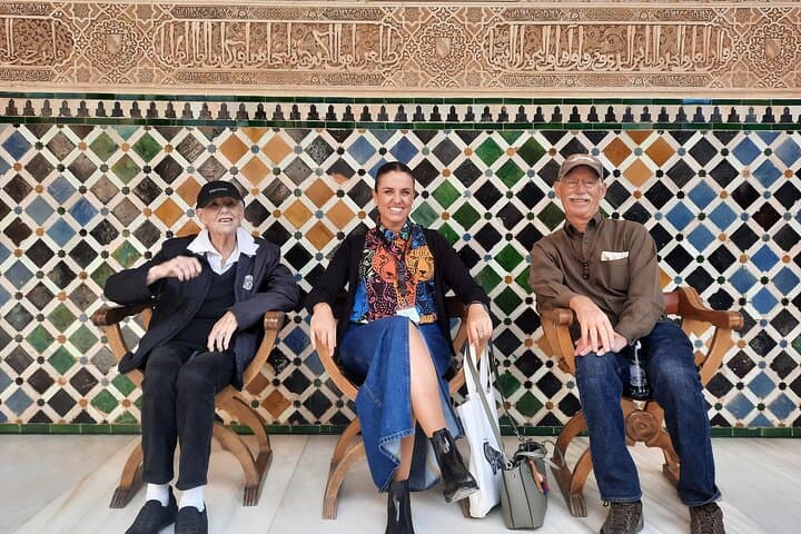 Alhambra with Nazaries Palaces Private Tour