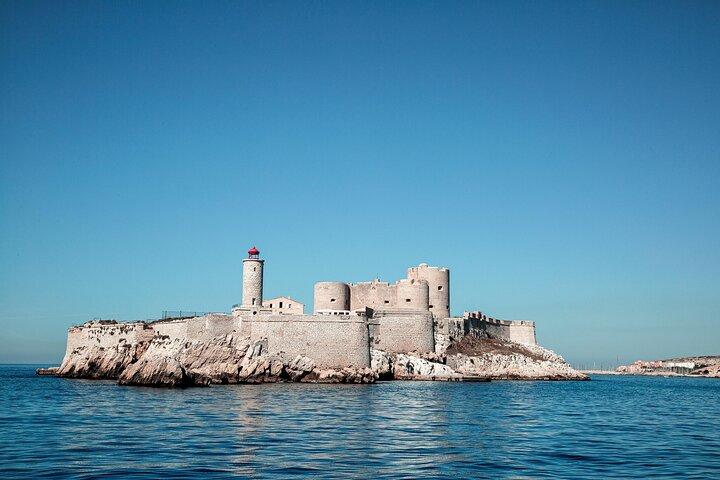 Self Guided Historic Marseilles Walk from Cathedral to Coast